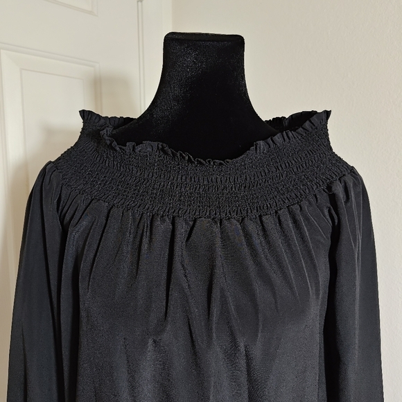 Michael By Michael Kors Black Off-Shoulder Blouse In Black Size Small - Picture 6 of 11